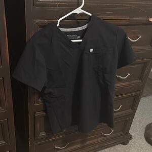 Women’s fabletics scrub set